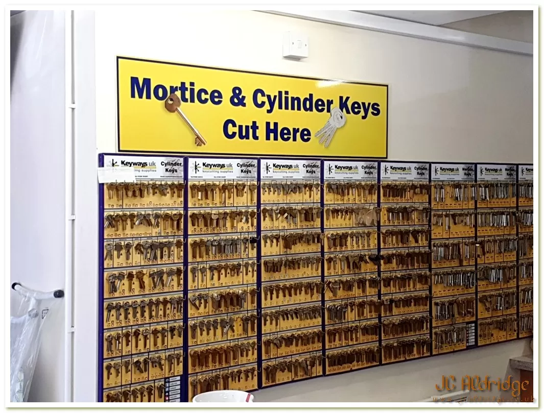 Gloucestershire builders merchants key cutting service